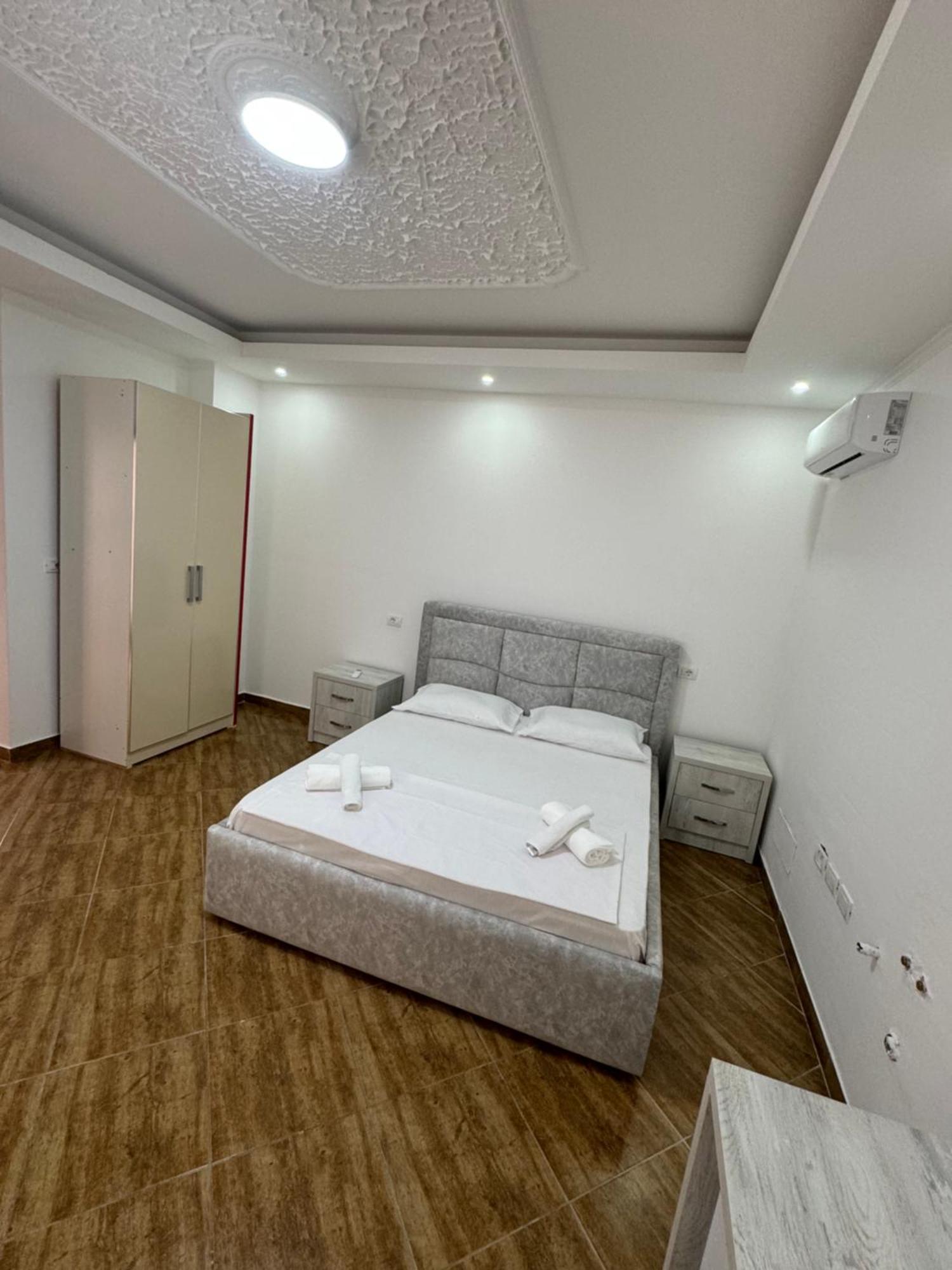 Restorant Hotel Niku Shetaj エクステリア 写真